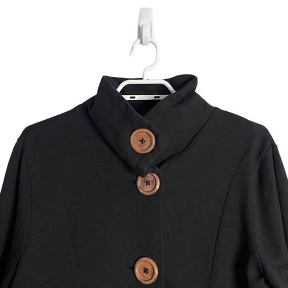 Orb Women's Black Knit Sweater Jacket with Coconut Buttons - Picture 2 of 9